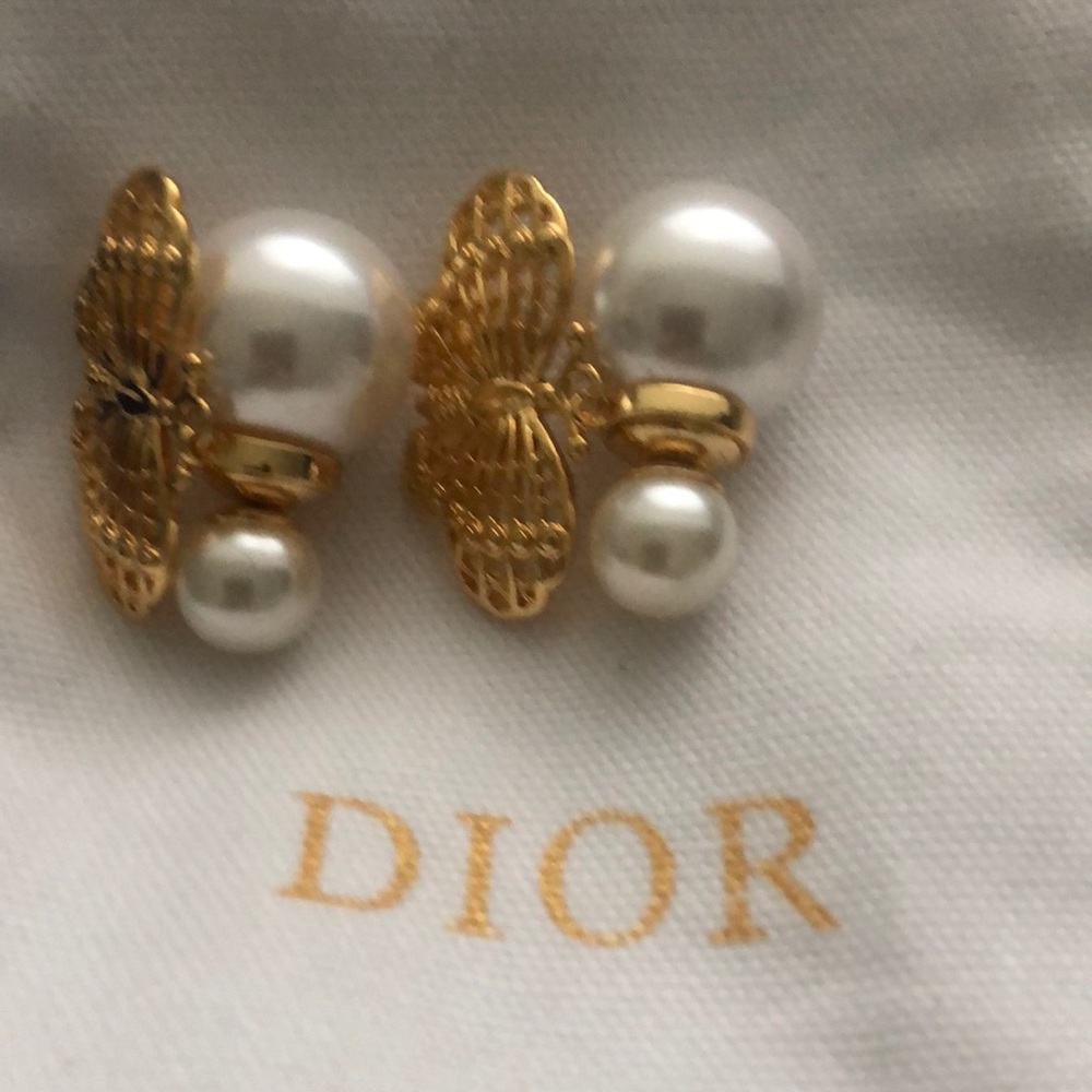 Dior Vintage Gold And pearl dangle Earrings